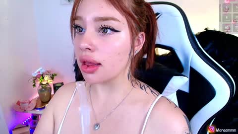 Snapshot of nicolthompsonn chatting on December 2024 01:37:02 AM Nicol online show from December 2024 01:37:02 AM