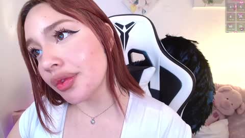 Snapshot of nicolthompsonn chatting on January 2025 04:00:02 AM Nicol online show from January 2025 04:00:02 AM