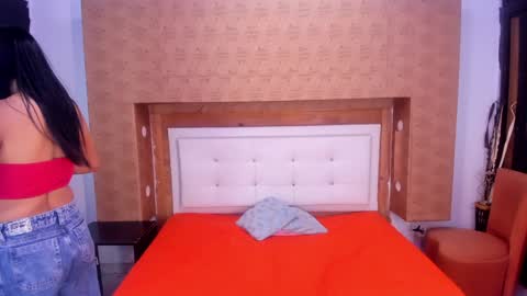 Snapshot of nicolysofi chatting on December 2024 05:54:02 PM nicolysofi online show from December 2024 05:54:02 PM