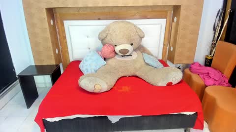 Snapshot of nicolysofi chatting on December 2024 11:06:01 AM nicolysofi online show from December 2024 11:06:01 AM