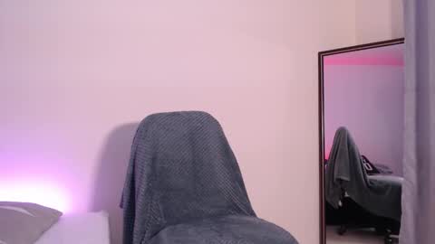 Nico y Mark online show from November 2025 06:24:01 AM