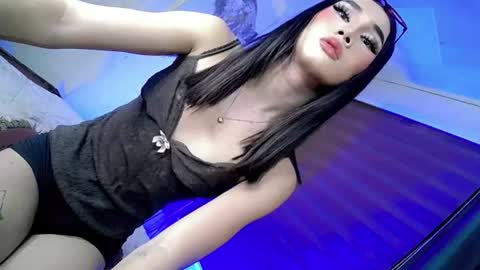 night_crystal1111 online show from June 2026 02:34:01 PM