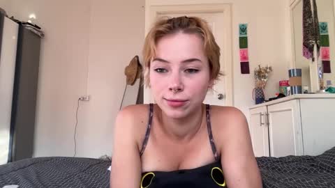 Snapshot of night_jelly chatting on February 2026 09:38:01 AM Aurora online show from February 2026 09:38:01 AM