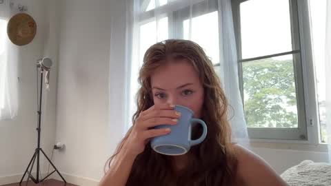 Snapshot of night_jelly chatting on March 2026 08:14:02 AM Aurora online show from March 2026 08:14:02 AM