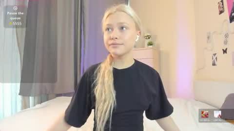 Hannah help me get 50 thumbs up online show from July 2026 05:13:02 AM
