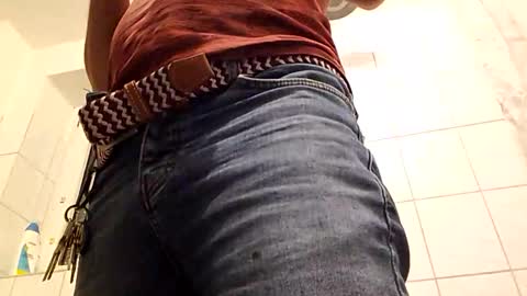 Snapshot of nighthawk28 chatting on February 2026 05:43:02 PM MikeVanDyck online show from February 2026 05:43:02 PM