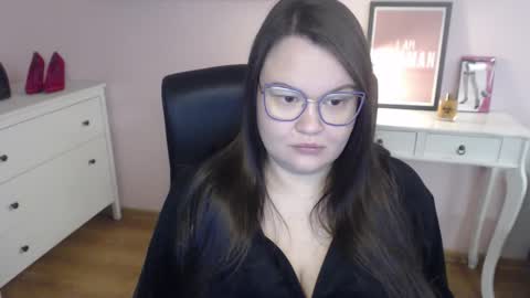 Holly online show from February 2026 05:33:02 AM