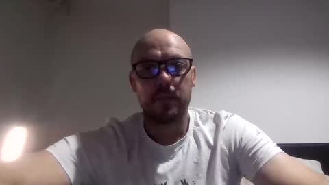 nighttime online show from November 2025 03:21:01 PM