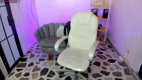 Snapshot of niickyjones chatting on September 2025 01:15:02 PM Anni online show from September 2025 01:15:02 PM