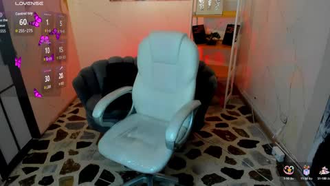 Snapshot of niickyjones chatting on September 2025 09:19:01 PM Anni online show from September 2025 09:19:01 PM