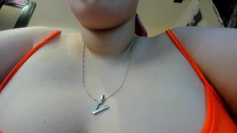 Snapshot of niickyjones chatting on October 2025 04:51:01 PM Anni online show from October 2025 04:51:01 PM