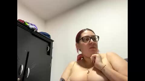 Snapshot of niickyjones chatting on November 2025 07:48:02 PM Anni online show from November 2025 07:48:02 PM