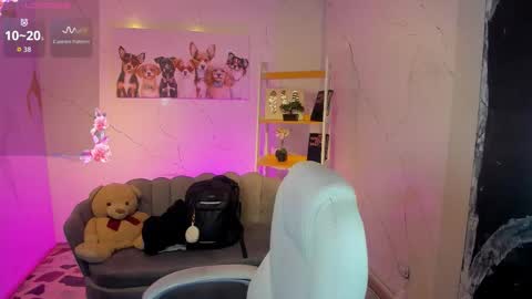 Snapshot of niickyjones chatting on November 2025 12:44:01 AM Anni online show from November 2025 12:44:01 AM