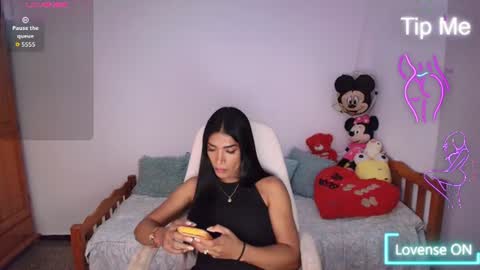 Nicolle Bustamante online show from June 2026 04:31:01 AM