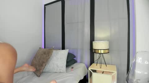 Niicole online show from March 2026 09:10:01 PM