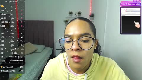Snapshot of niina_lovee_ chatting on December 2024 04:42:01 PM online show from December 2024 04:42:01 PM