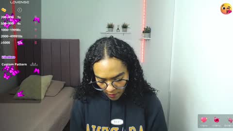 Snapshot of niina_lovee_ chatting on December 2024 01:50:02 PM online show from December 2024 01:50:02 PM