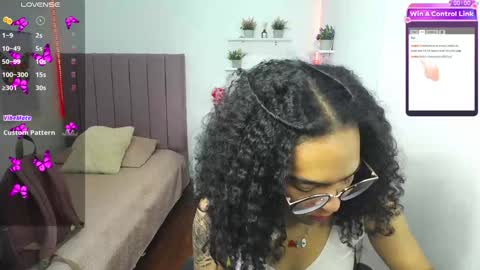 Snapshot of niina_lovee_ chatting on December 2024 05:03:01 PM online show from December 2024 05:03:01 PM