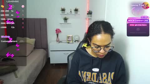 Snapshot of niina_lovee_ chatting on January 2025 05:12:02 PM online show from January 2025 05:12:02 PM