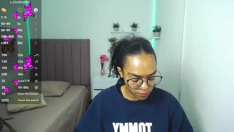 Snapshot of niina_lovee_ chatting on February 2025 01:48:02 PM online show from February 2025 01:48:02 PM