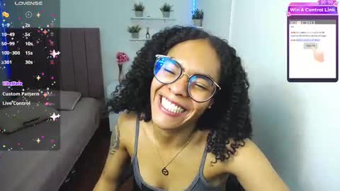 Snapshot of niina_lovee_ chatting on February 2025 11:25:02 PM online show from February 2025 11:25:02 PM