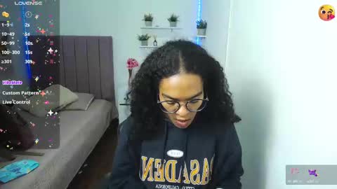 Snapshot of niina_lovee_ chatting on February 2025 03:25:02 PM online show from February 2025 03:25:02 PM