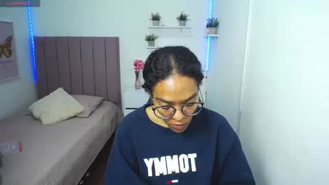 Snapshot of niina_lovee_ chatting on March 2025 04:49:01 PM online show from March 2025 04:49:01 PM