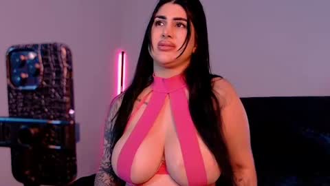 Niinarosee online show from June 2026 06:53:02 PM