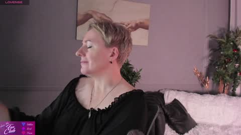 Snapshot of nika_smit chatting on January 2025 02:30:01 PM Nika online show from January 2025 02:30:01 PM
