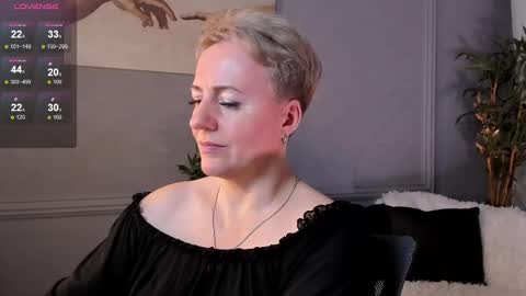 Snapshot of nika_smit chatting on March 2025 08:43:01 AM Nika online show from March 2025 08:43:01 AM