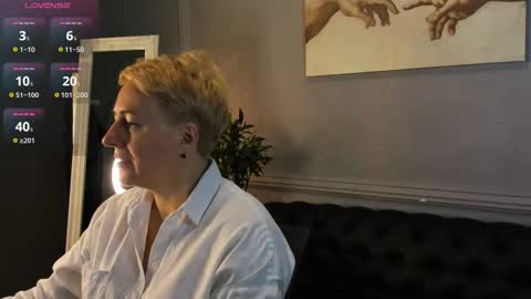 Snapshot of nika_smit chatting on November 2025 05:51:01 AM Nika online show from November 2025 05:51:01 AM