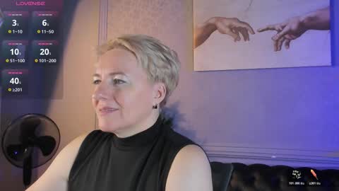 Snapshot of nika_smit chatting on November 2025 09:34:02 AM Nika online show from November 2025 09:34:02 AM