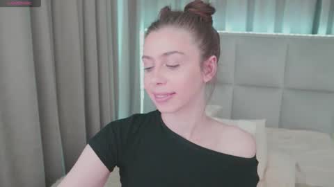 Snapshot of nikaletta chatting on May 2026 12:18:01 AM Nika online show from May 2026 12:18:01 AM