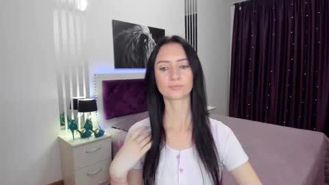 NikaLewis online show from November 2025 04:44:02 AM