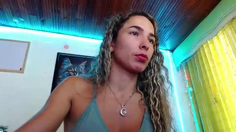 Snapshot of niki_1998 chatting on December 2024 07:01:01 PM Natalia online show from December 2024 07:01:01 PM