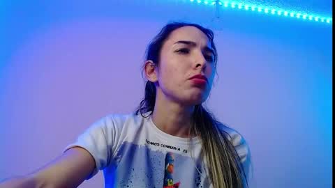 Snapshot of niki_1998 chatting on March 2025 03:26:02 AM Natalia online show from March 2025 03:26:02 AM