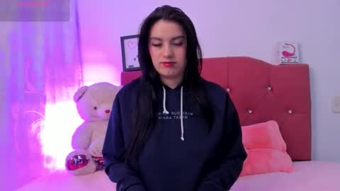 Nikii  online show from October 2025 09:35:02 PM