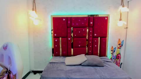 Abril online show from March 2025 08:10:02 PM