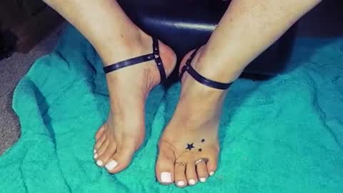 Snapshot of nikisissyfeet chatting on January 2026 02:26:02 AM nikisissyfeet online show from January 2026 02:26:02 AM