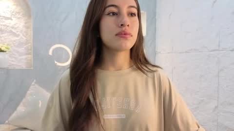 Snapshot of nikka_tx chatting on October 2025 03:07:02 AM Online 2200 to 600 online show from October 2025 03:07:02 AM