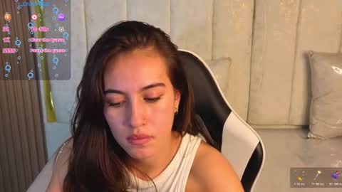 Snapshot of nikka_tx chatting on November 2025 03:22:01 PM Online 2200 to 600 online show from November 2025 03:22:01 PM