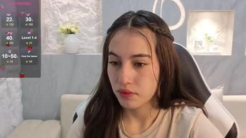 Snapshot of nikka_tx chatting on November 2025 01:00:01 PM Online 2200 to 600 online show from November 2025 01:00:01 PM