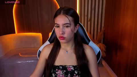 Snapshot of nikka_tx chatting on April 2026 01:06:02 PM Online 2200 to 600 online show from April 2026 01:06:02 PM