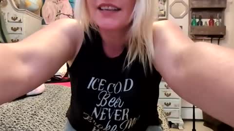nikki32313 online show from May 2026 03:13:01 AM