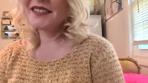 nikki32313 online show from May 2026 10:15:02 PM
