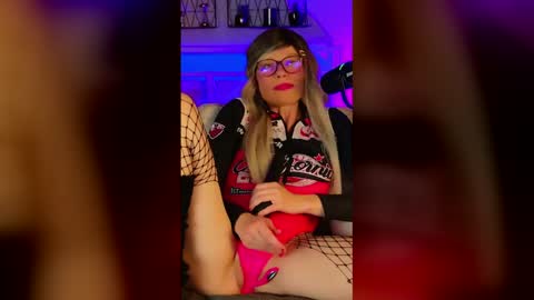 Kitty Chatte online show from May 2026 08:27:01 PM