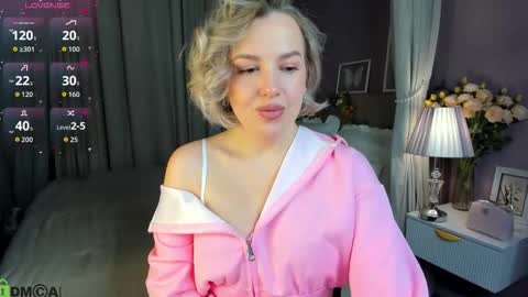 Nikki online show from October 2025 12:44:02 AM