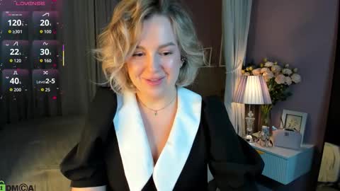 Nikki online show from October 2025 12:41:02 AM