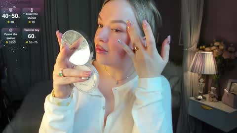 Nikki online show from November 2025 12:27:01 AM