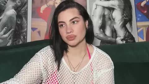 Snapshot of nikki_kardashian chatting on October 2025 10:32:02 PM Nikki Kardashian online show from October 2025 10:32:02 PM